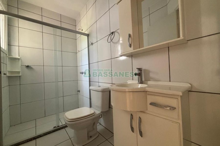 Sobrado com 98m², 3 dormitórios, 1 vaga, no bairro Desvio Rizzo em Caxias do Sul para Comprar