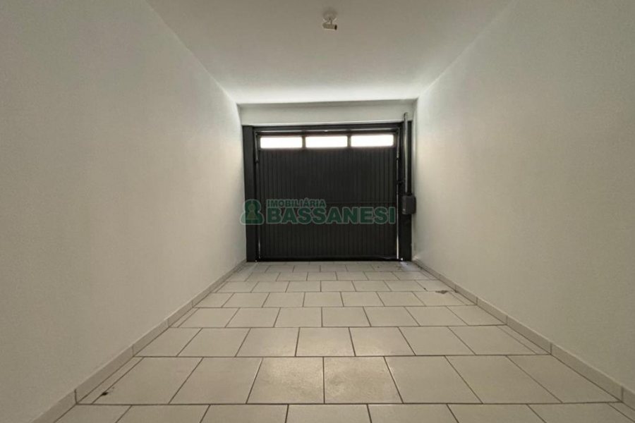 Sobrado com 98m², 3 dormitórios, 1 vaga, no bairro Desvio Rizzo em Caxias do Sul para Comprar