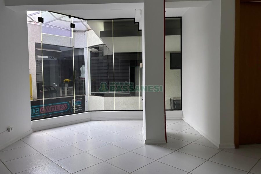 Loja com 70m², no bairro São Pelegrino em Caxias do Sul para Alugar