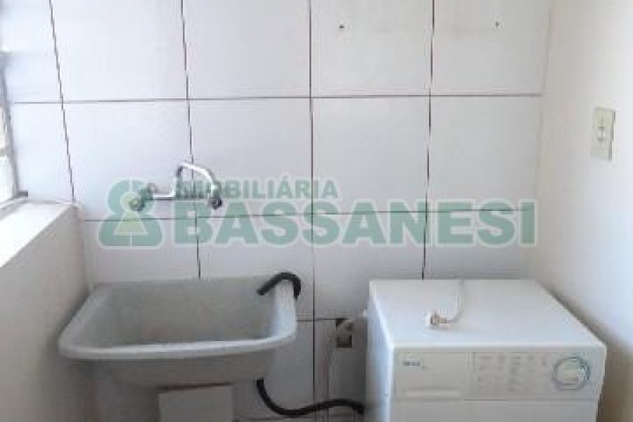 Apto Mobiliado com 35m², 1 dormitório, no bairro Centro em Caxias do Sul para Alugar