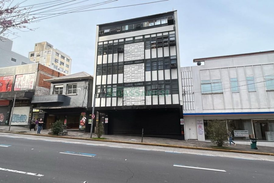 Apto Mobiliado com 35m², 1 dormitório, no bairro Centro em Caxias do Sul para Alugar