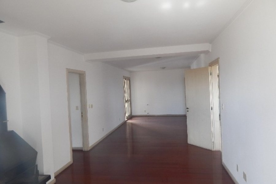 Apartamento com 198m², 3 dormitórios, 2 vagas, no bairro Panazzolo em Caxias do Sul para Comprar