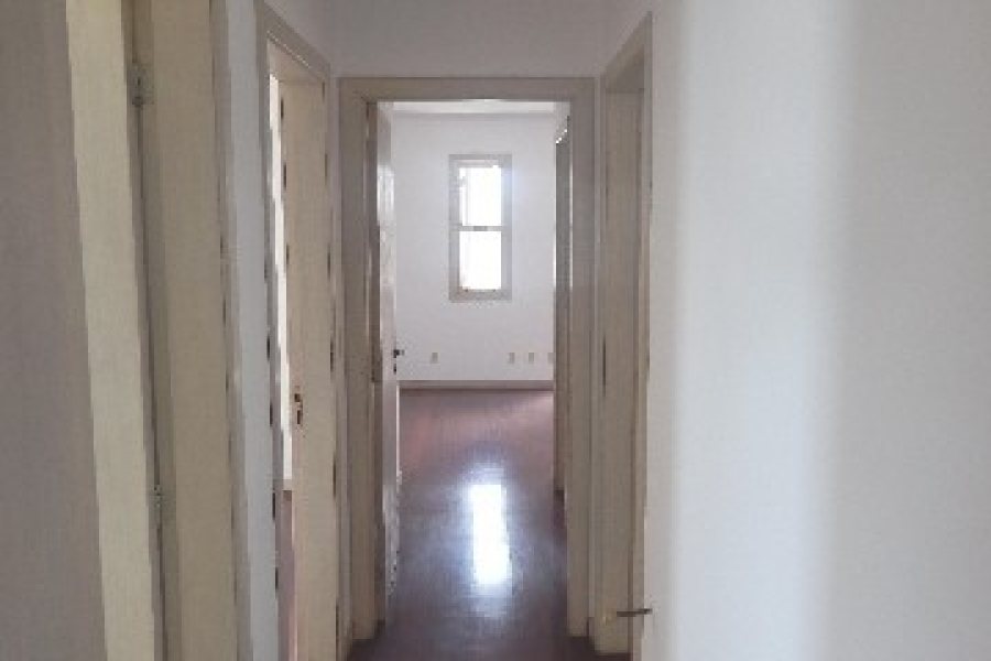 Apartamento com 198m², 3 dormitórios, 2 vagas, no bairro Panazzolo em Caxias do Sul para Comprar