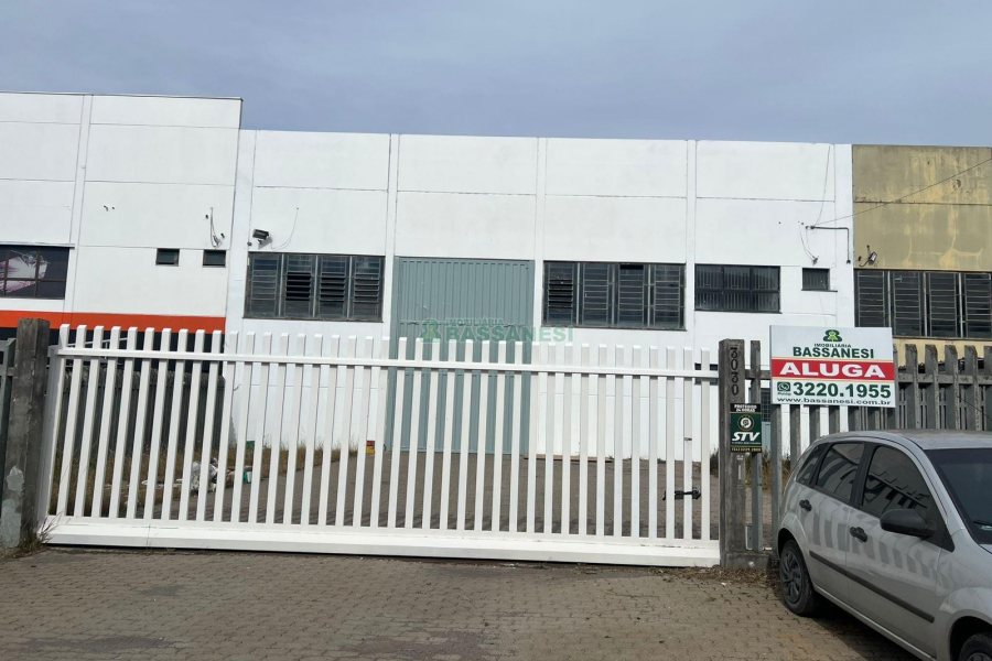 Pavilhão com 1100m², no bairro Santa Lúcia em Caxias do Sul para Alugar