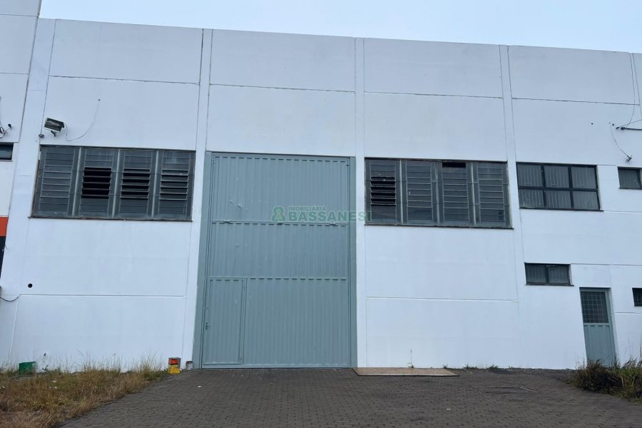 Pavilhão com 1100m², no bairro Santa Lúcia em Caxias do Sul para Alugar
