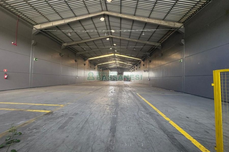 Pavilhão com 1100m², no bairro Santa Lúcia em Caxias do Sul para Alugar