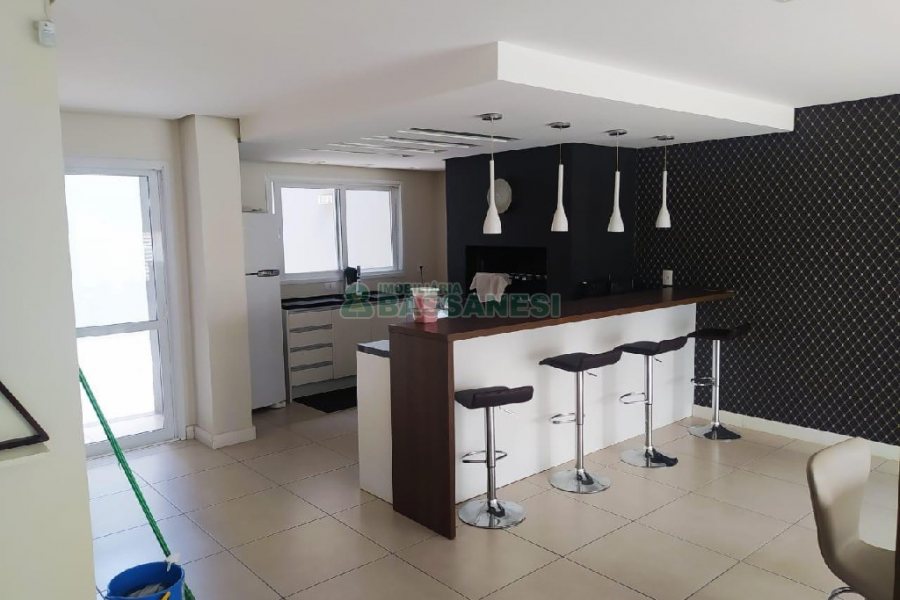 Apartamento com 90m², 2 dormitórios, 2 vagas, no bairro Madureira em Caxias do Sul para Alugar
