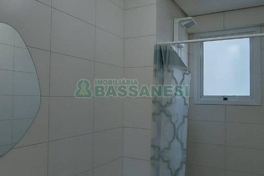 Apartamento com 90m², 2 dormitórios, 2 vagas, no bairro Madureira em Caxias do Sul para Alugar