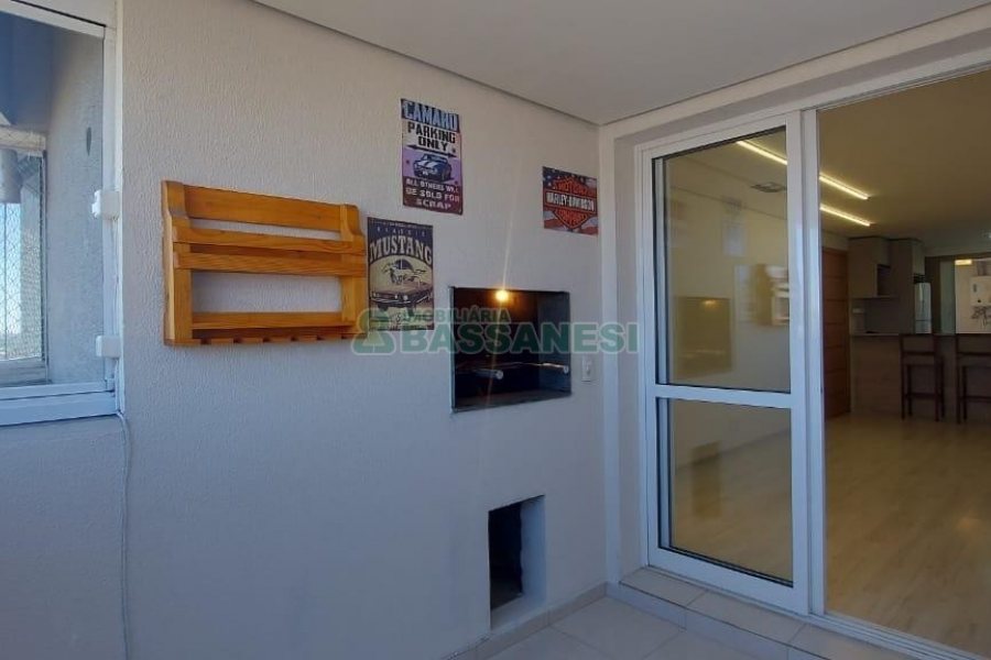 Apartamento com 90m², 2 dormitórios, 2 vagas, no bairro Madureira em Caxias do Sul para Alugar