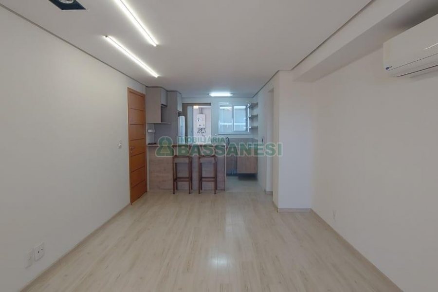 Apartamento com 90m², 2 dormitórios, 2 vagas, no bairro Madureira em Caxias do Sul para Alugar