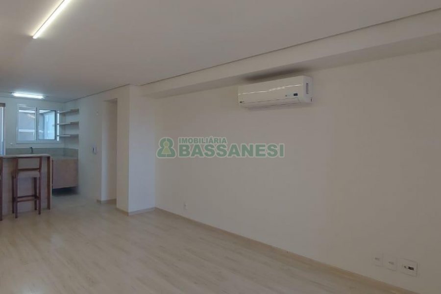 Apartamento com 90m², 2 dormitórios, 2 vagas, no bairro Madureira em Caxias do Sul para Alugar