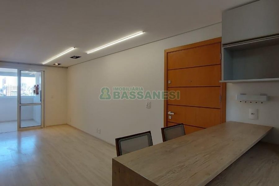 Apartamento com 90m², 2 dormitórios, 2 vagas, no bairro Madureira em Caxias do Sul para Alugar