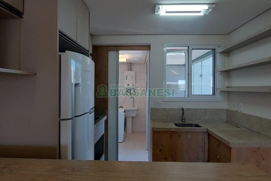 Apartamento com 90m², 2 dormitórios, 2 vagas, no bairro Madureira em Caxias do Sul para Alugar