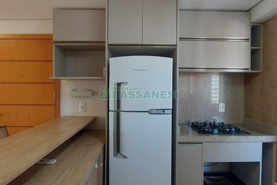 Apartamento com 90m², 2 dormitórios, 2 vagas, no bairro Madureira em Caxias do Sul para Alugar