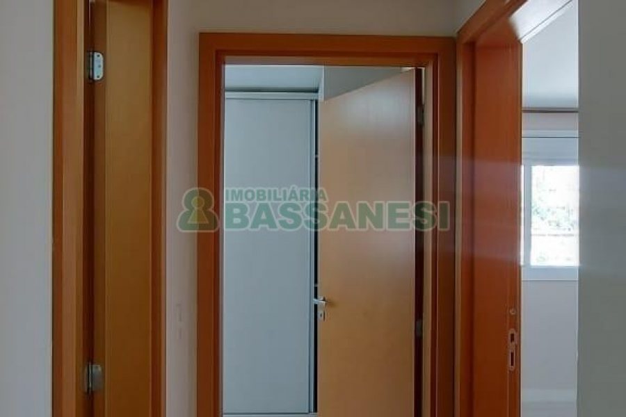 Apartamento com 90m², 2 dormitórios, 2 vagas, no bairro Madureira em Caxias do Sul para Alugar