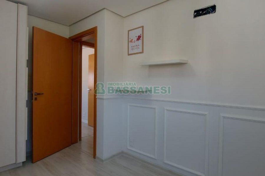 Apartamento com 90m², 2 dormitórios, 2 vagas, no bairro Madureira em Caxias do Sul para Alugar