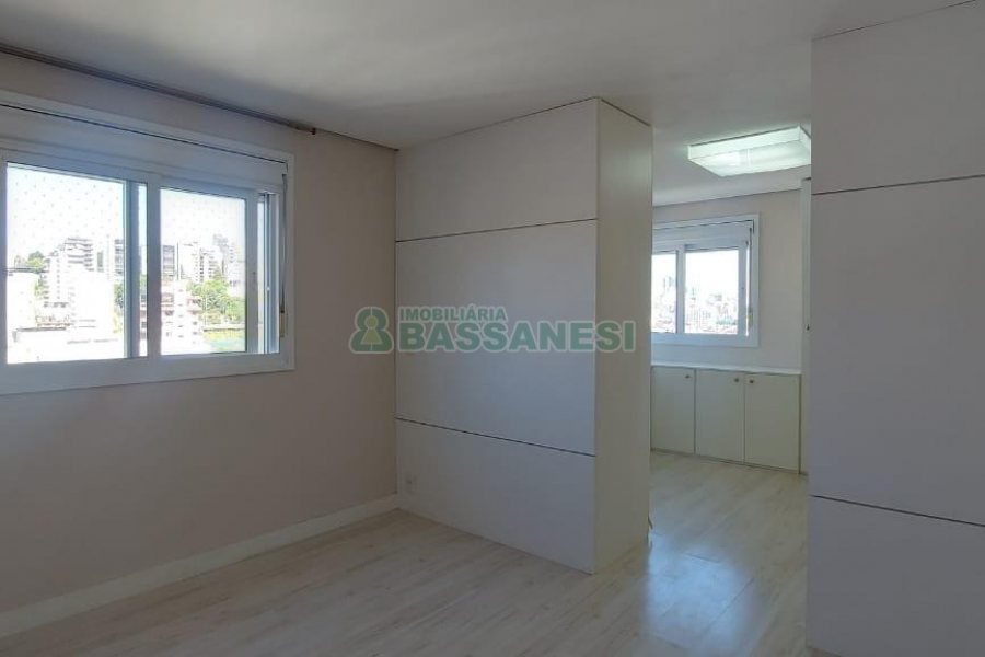Apartamento com 90m², 2 dormitórios, 2 vagas, no bairro Madureira em Caxias do Sul para Alugar