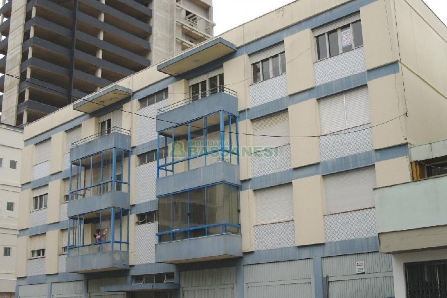 Apartamento com 92m², 3 dormitórios, 2 vagas, no bairro São Pelegrino em Caxias do Sul para Comprar