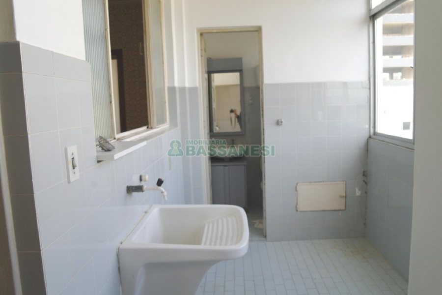 Apartamento com 92m², 3 dormitórios, 2 vagas, no bairro São Pelegrino em Caxias do Sul para Comprar