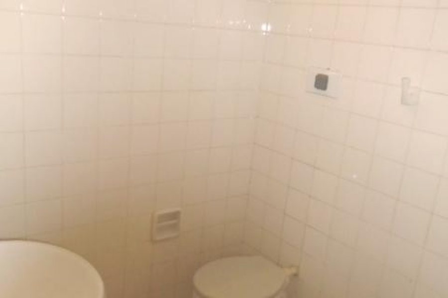 Sala com 21m², no bairro Centro em Caxias do Sul para Alugar