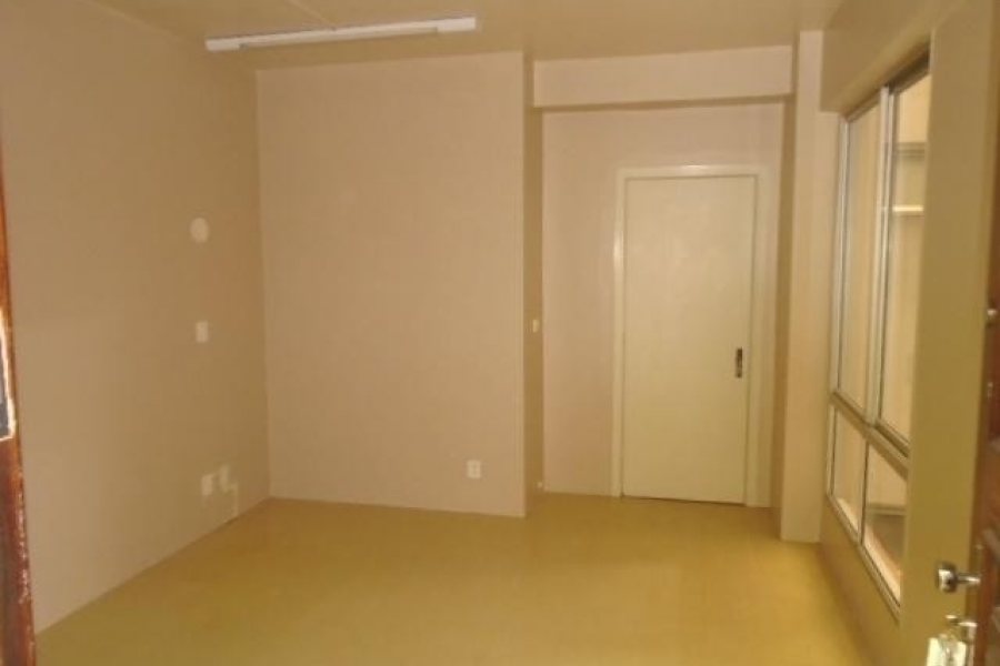Sala com 21m², no bairro Centro em Caxias do Sul para Alugar