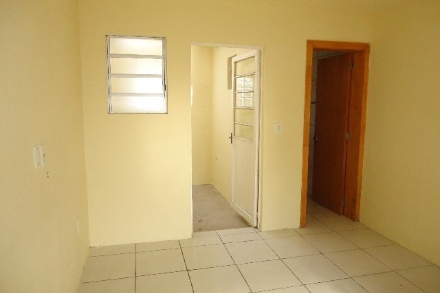 Sobrado com 68m², 2 dormitórios, 1 vaga, no bairro Parque Oasis em Caxias do Sul para Comprar