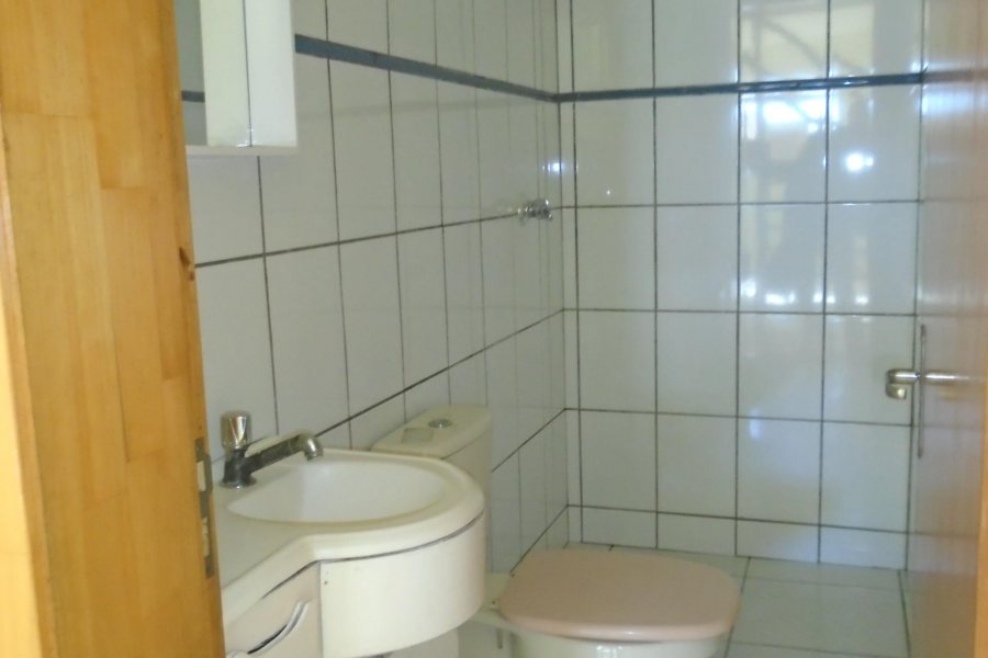 Sobrado com 68m², 2 dormitórios, 1 vaga, no bairro Parque Oasis em Caxias do Sul para Comprar