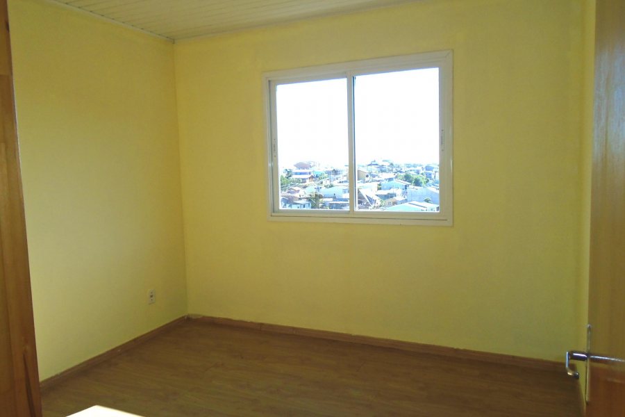 Sobrado com 68m², 2 dormitórios, 1 vaga, no bairro Parque Oasis em Caxias do Sul para Comprar