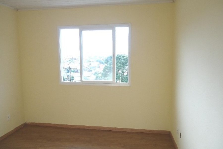 Sobrado com 68m², 2 dormitórios, 1 vaga, no bairro Parque Oasis em Caxias do Sul para Comprar