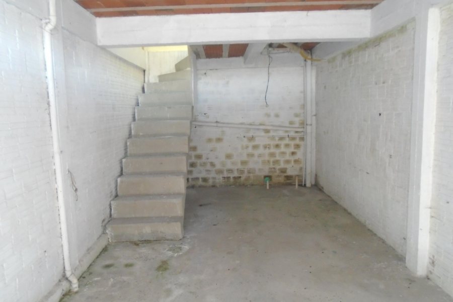 Sobrado com 68m², 2 dormitórios, 1 vaga, no bairro Parque Oasis em Caxias do Sul para Comprar