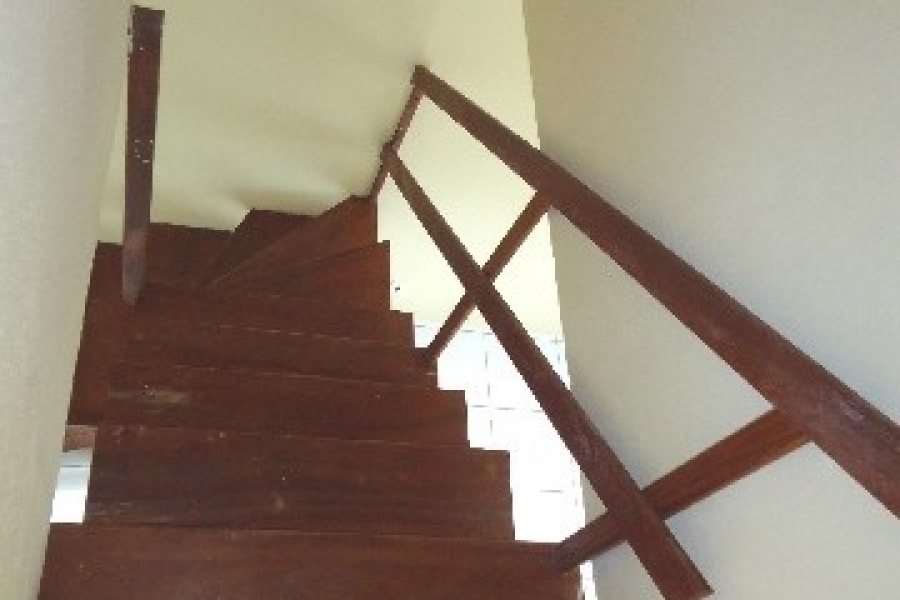 Sobrado com 68m², 2 dormitórios, 1 vaga, no bairro Parque Oasis em Caxias do Sul para Comprar