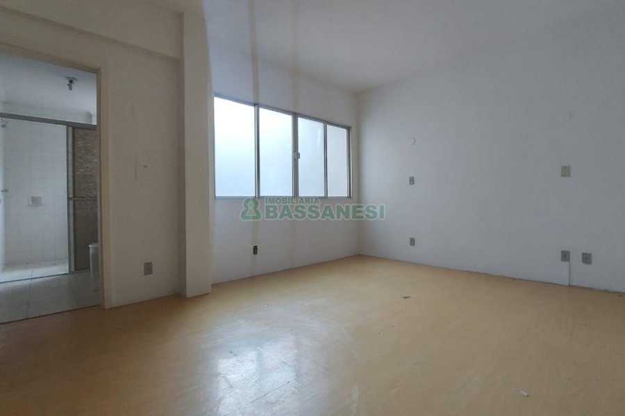 Sala com 21m², no bairro Centro em Caxias do Sul para Alugar