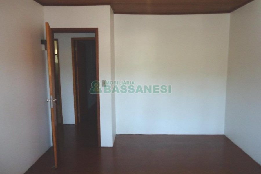 Casa com 216m², no bairro Cristo Redentor em Caxias do Sul para Comprar