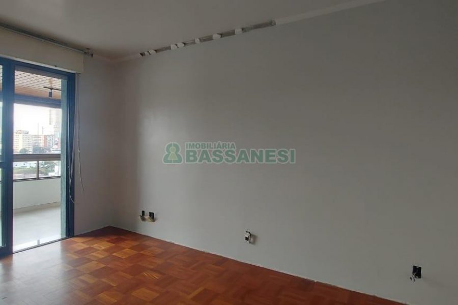 Apto Mobiliado com 155m², 3 dormitórios, 2 vagas, no bairro Rio Branco em Caxias do Sul para Comprar