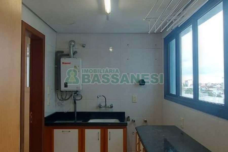 Apto Mobiliado com 155m², 3 dormitórios, 2 vagas, no bairro Rio Branco em Caxias do Sul para Comprar