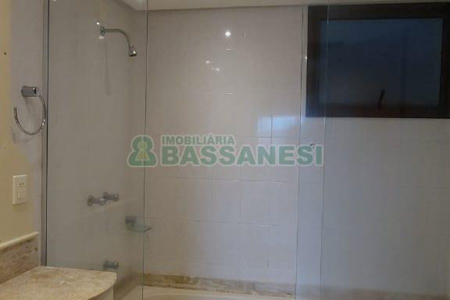 Apto Mobiliado com 155m², 3 dormitórios, 2 vagas, no bairro Rio Branco em Caxias do Sul para Comprar