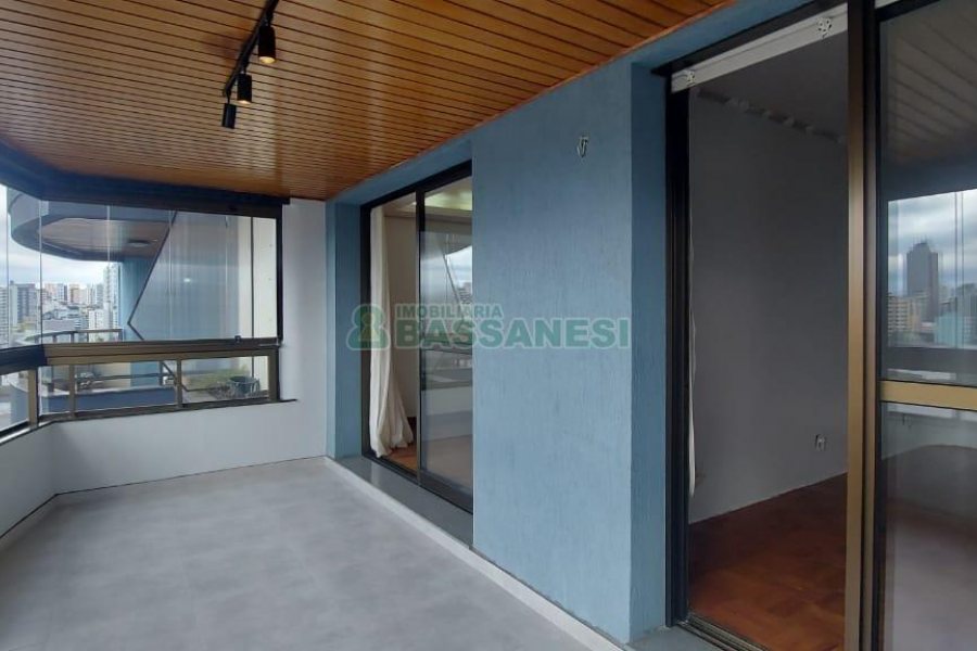 Apto Mobiliado com 155m², 3 dormitórios, 2 vagas, no bairro Rio Branco em Caxias do Sul para Comprar