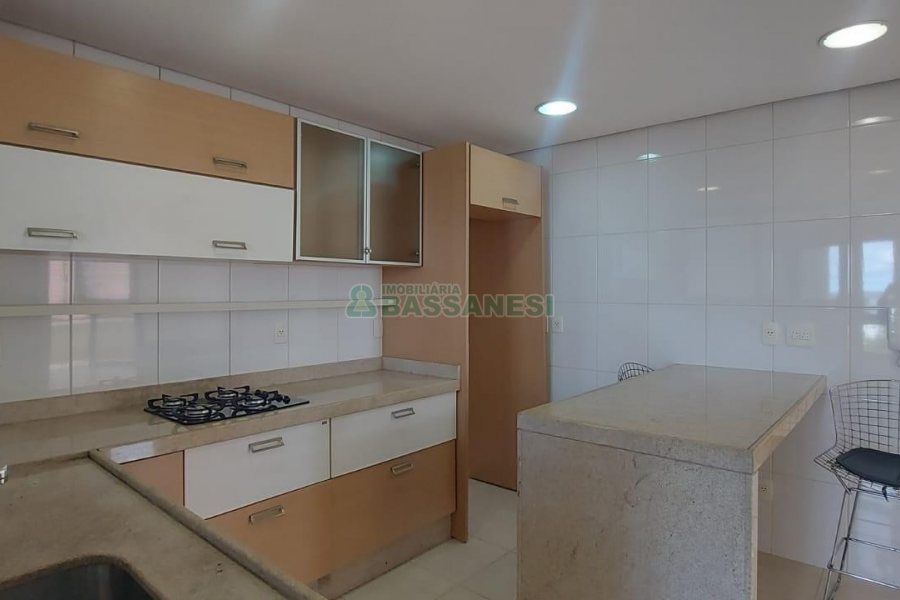 Apartamento com 120m², 3 dormitórios, 3 vagas, no bairro Panazzolo em Caxias do Sul para Comprar