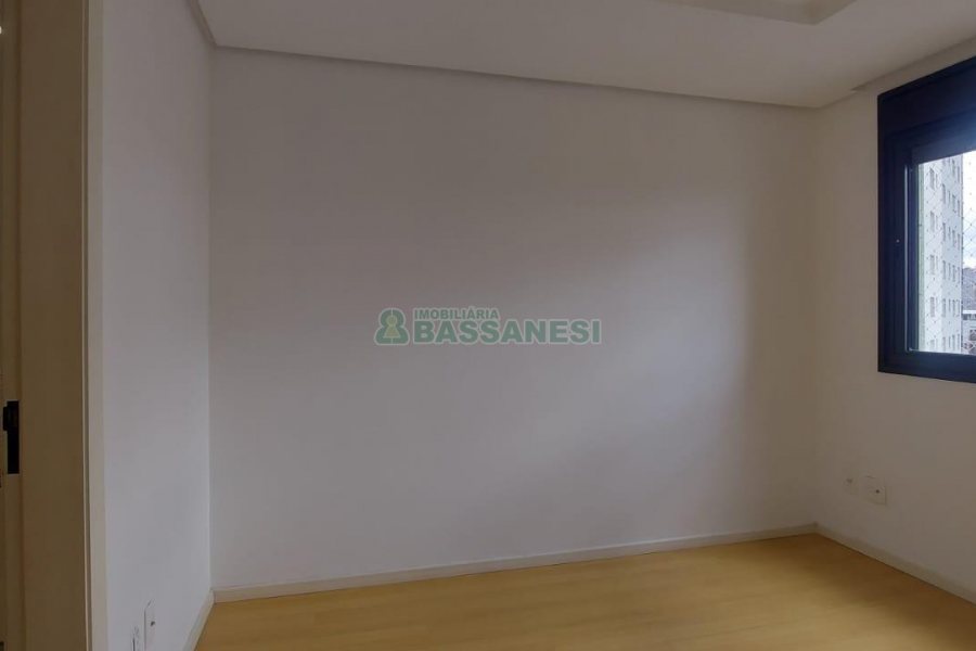 Apartamento com 120m², 3 dormitórios, 3 vagas, no bairro Panazzolo em Caxias do Sul para Comprar