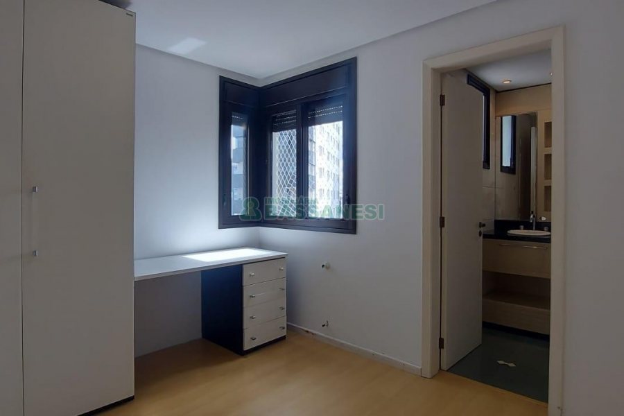 Apartamento com 120m², 3 dormitórios, 3 vagas, no bairro Panazzolo em Caxias do Sul para Comprar