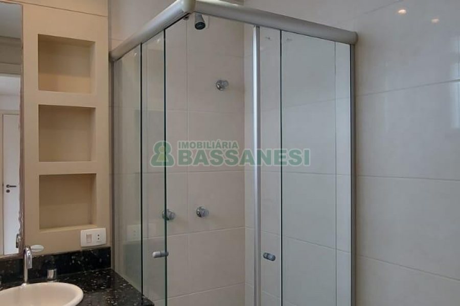 Apartamento com 120m², 3 dormitórios, 3 vagas, no bairro Panazzolo em Caxias do Sul para Comprar