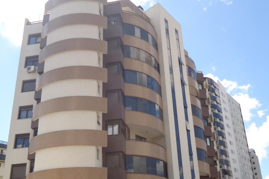 Apartamento com 120m², 3 dormitórios, 3 vagas, no bairro Panazzolo em Caxias do Sul para Comprar