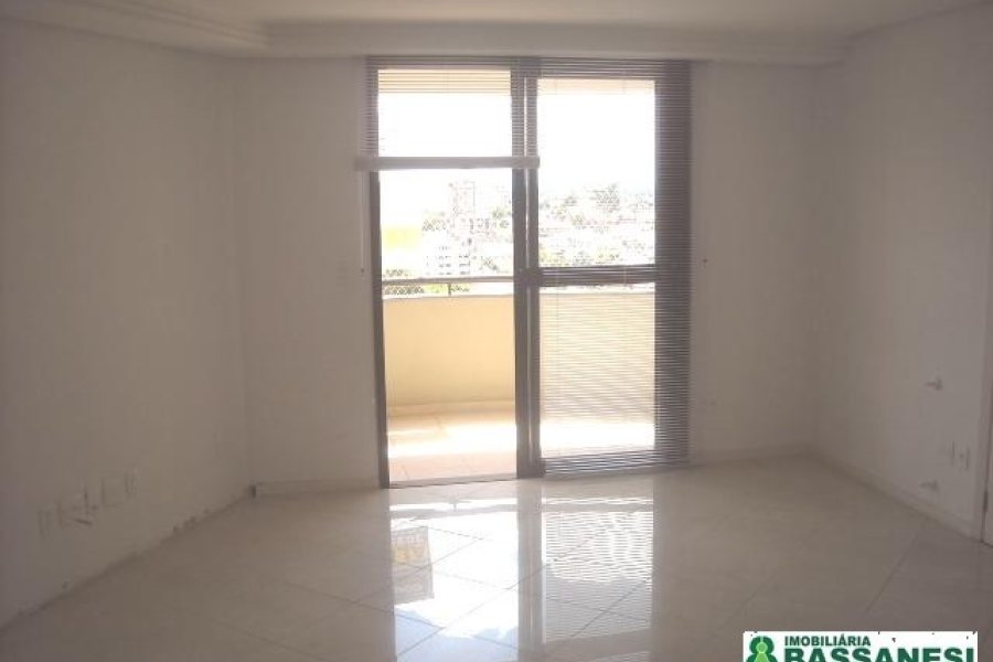 Apartamento com 120m², 3 dormitórios, 3 vagas, no bairro Panazzolo em Caxias do Sul para Comprar