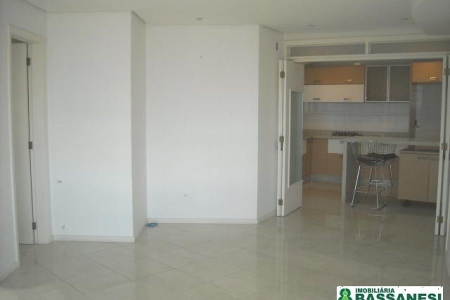 Apartamento com 120m², 3 dormitórios, 3 vagas, no bairro Panazzolo em Caxias do Sul para Comprar