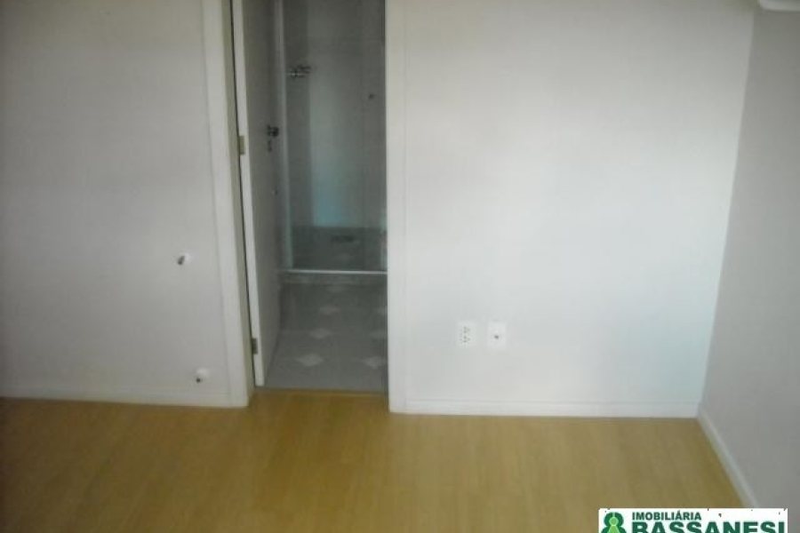 Apartamento com 120m², 3 dormitórios, 3 vagas, no bairro Panazzolo em Caxias do Sul para Comprar