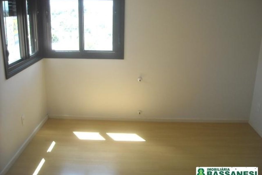 Apartamento com 120m², 3 dormitórios, 3 vagas, no bairro Panazzolo em Caxias do Sul para Comprar