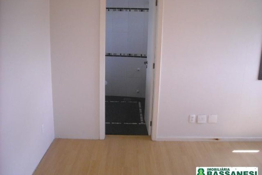Apartamento com 120m², 3 dormitórios, 3 vagas, no bairro Panazzolo em Caxias do Sul para Comprar