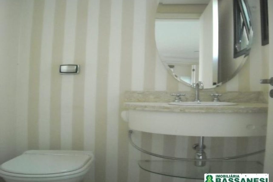 Apartamento com 120m², 3 dormitórios, 3 vagas, no bairro Panazzolo em Caxias do Sul para Comprar