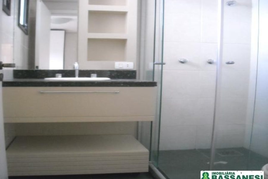 Apartamento com 120m², 3 dormitórios, 3 vagas, no bairro Panazzolo em Caxias do Sul para Comprar