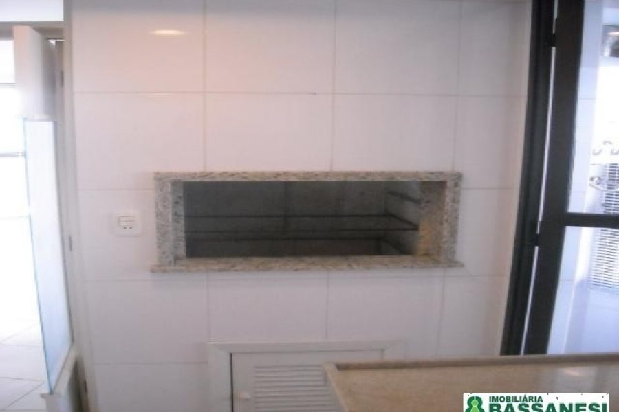 Apartamento com 120m², 3 dormitórios, 3 vagas, no bairro Panazzolo em Caxias do Sul para Comprar